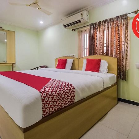 Velur Oyo 70841 Hotel Anjali Residency מראה חיצוני תמונה