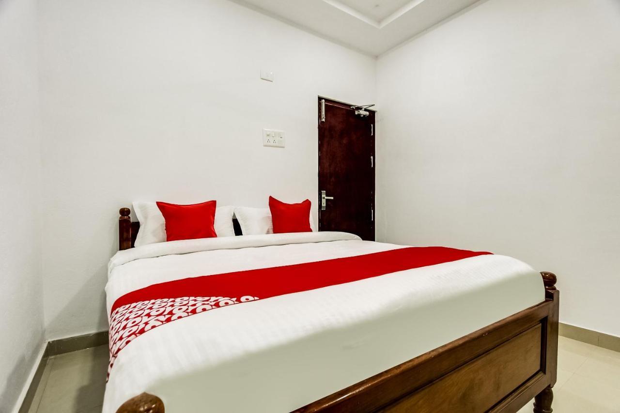 Velur Oyo 70841 Hotel Anjali Residency מראה חיצוני תמונה