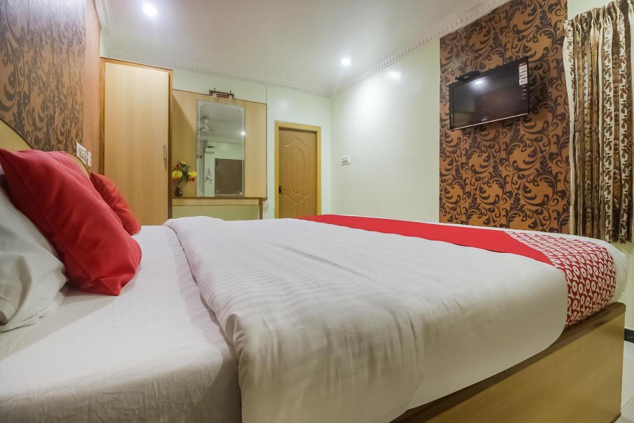 Velur Oyo 70841 Hotel Anjali Residency מראה חיצוני תמונה