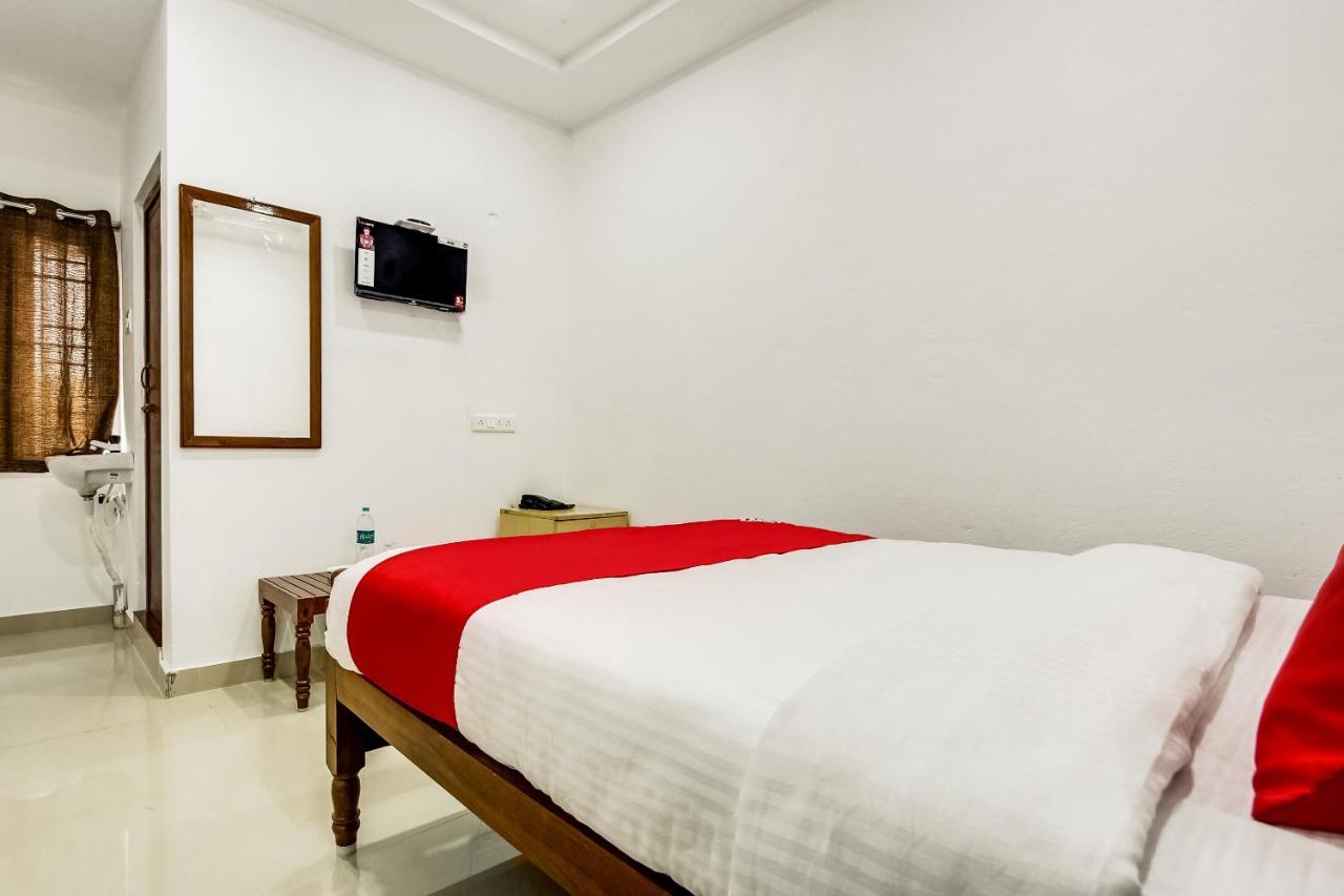 Velur Oyo 70841 Hotel Anjali Residency מראה חיצוני תמונה