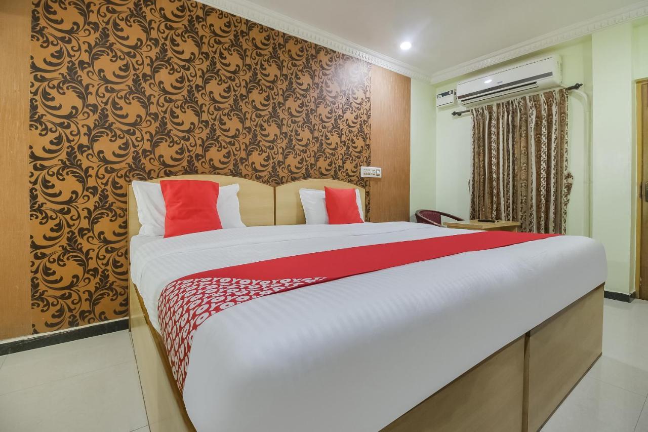 Velur Oyo 70841 Hotel Anjali Residency מראה חיצוני תמונה