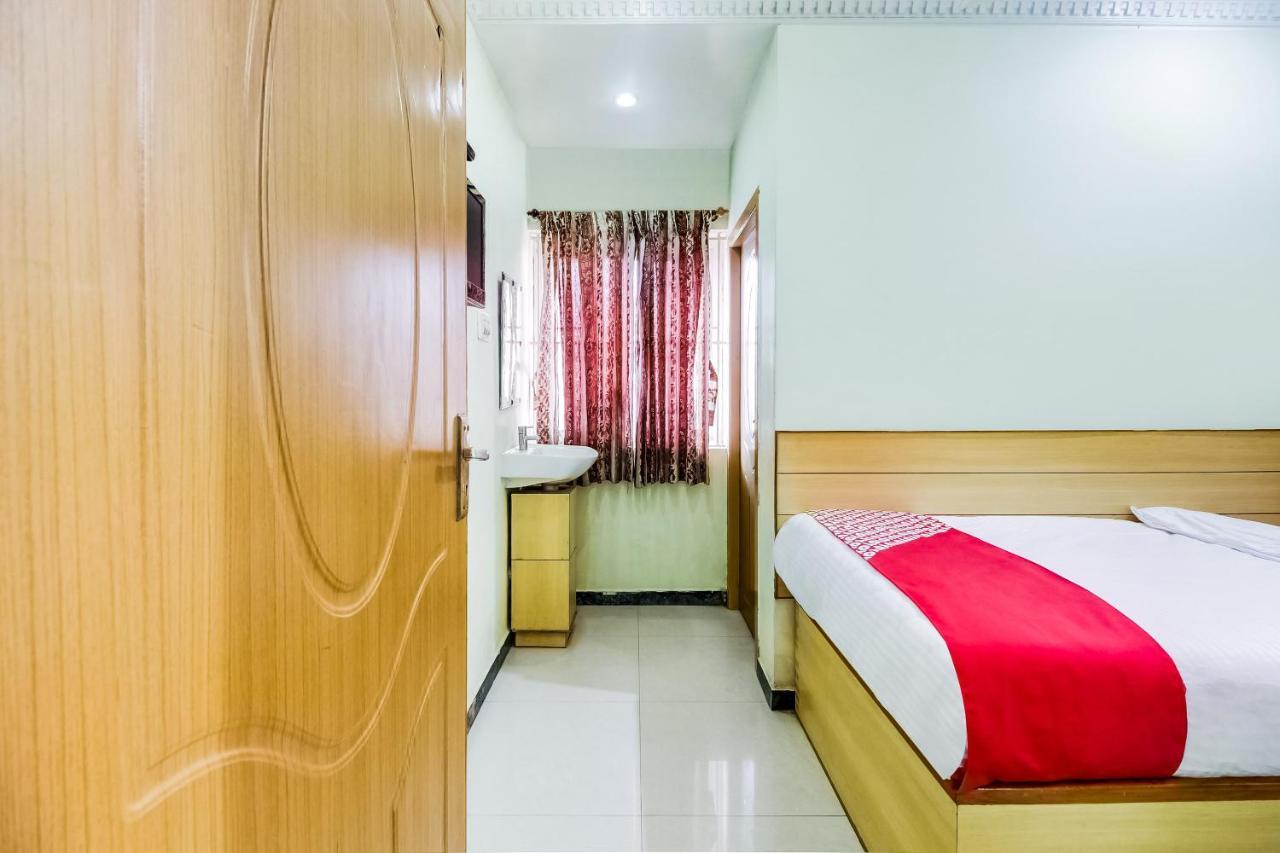 Velur Oyo 70841 Hotel Anjali Residency מראה חיצוני תמונה